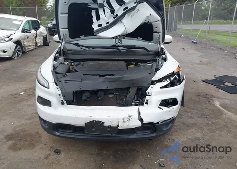 2017 Jeep Cherokee Latitude 4X4 from USA, damaged, VIN 1C4PJMCS7HW594613